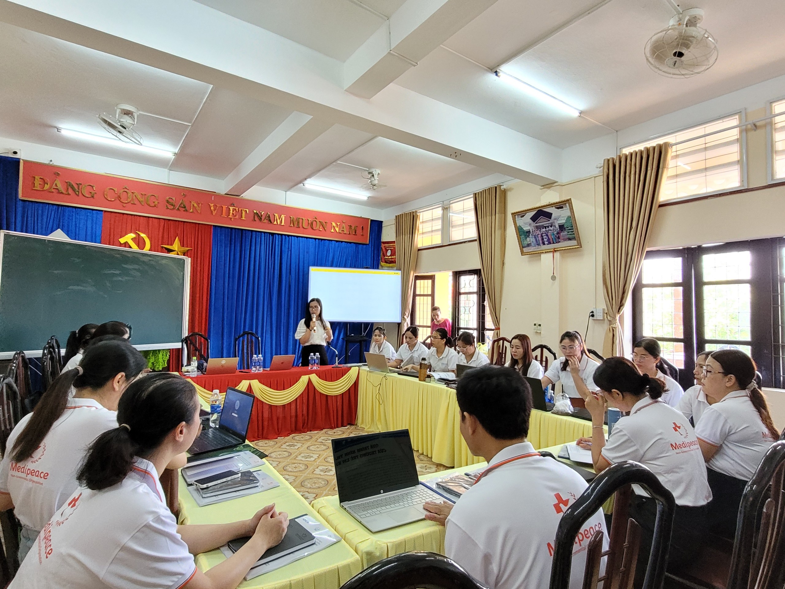 TẬP HUẤN CHUYÊN ĐỀ “PHÁT TRIỂN KĨ NĂNG SỐNG ĐỘC LẬP CHO HỌC SINH KHUYẾT TẬT PHÁT TRIỂN” TẠI QUẢNG TRỊ